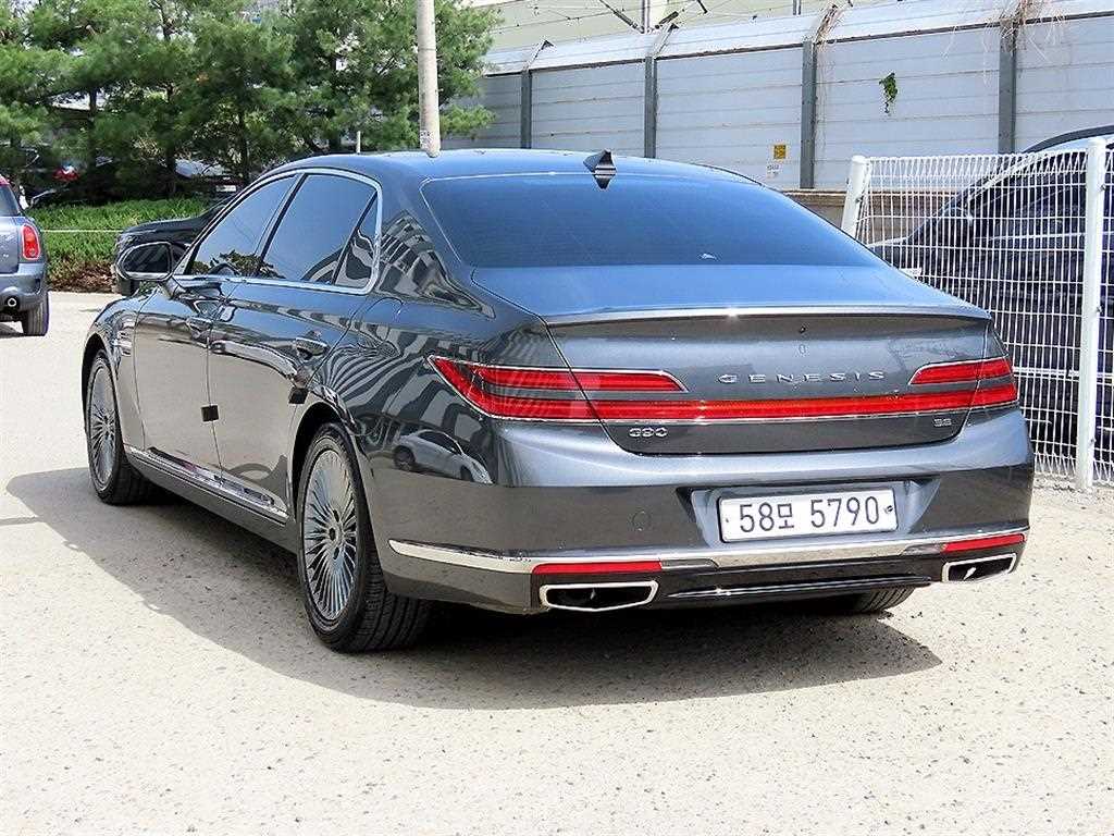 Genesis G90 - Vista 3