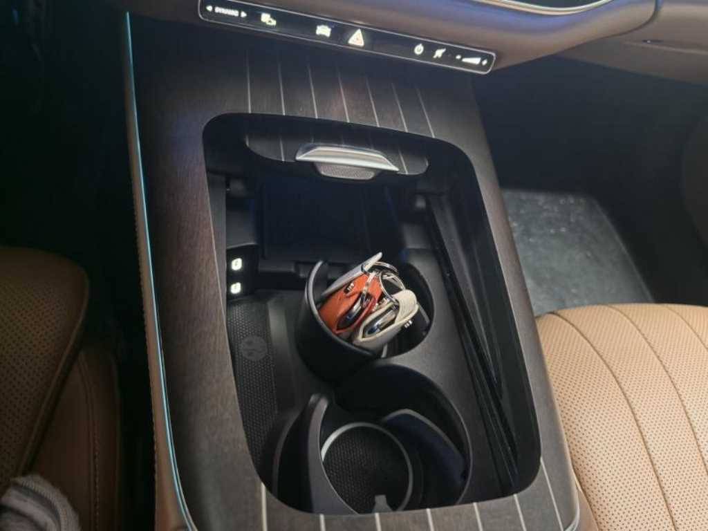 Mercedes Benz E class - Vista 10