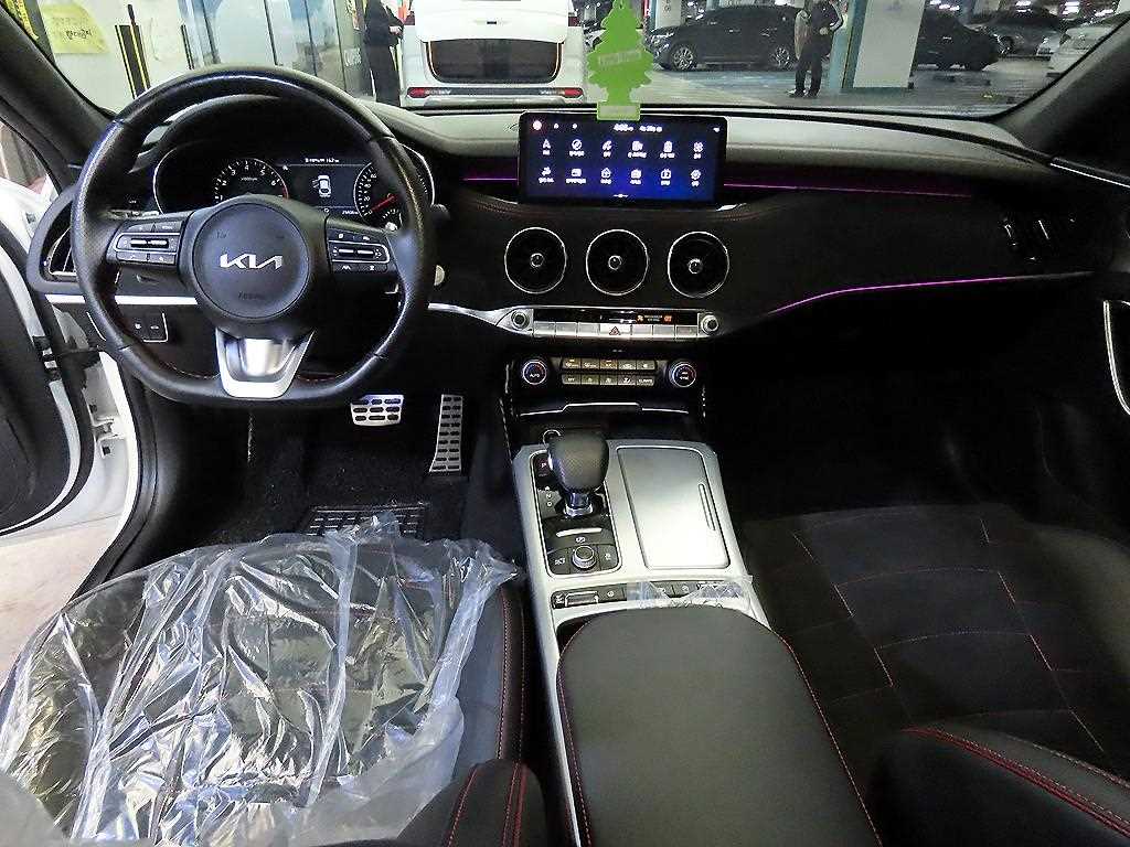KIA Stinger - Vista 10