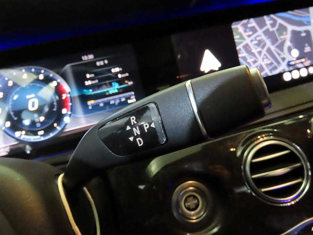 Mercedes Benz S Class - Vista 12