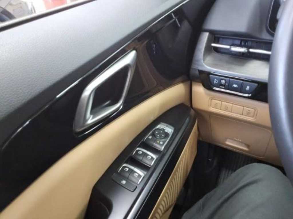 KIA Carnival - Vista 3