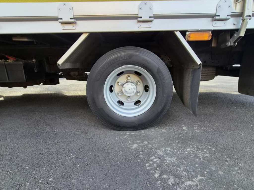 medium and large cargo truck - Vista 11