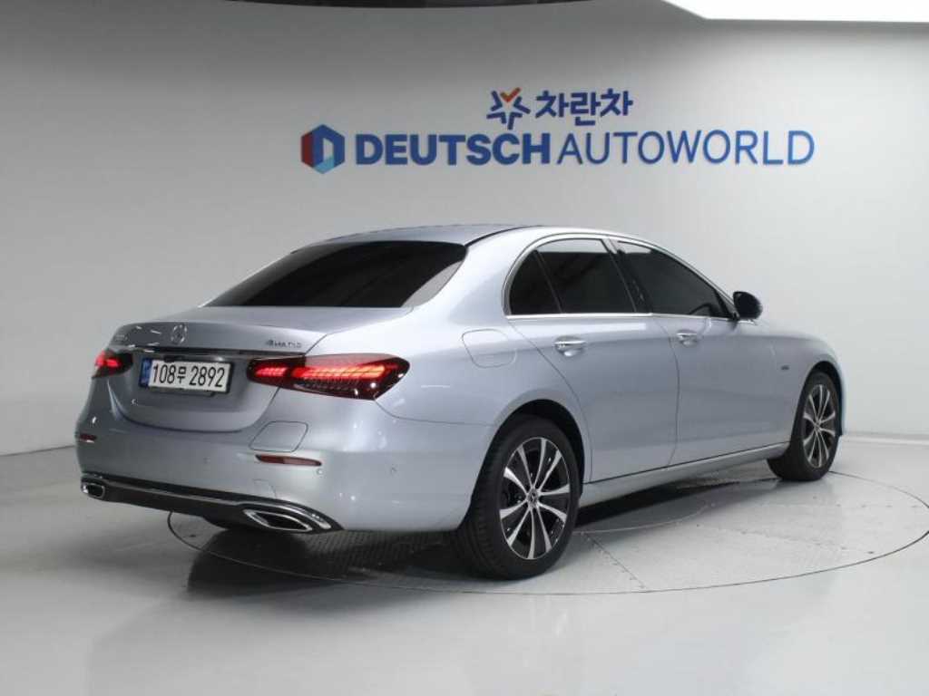 Mercedes Benz E class - Vista 2