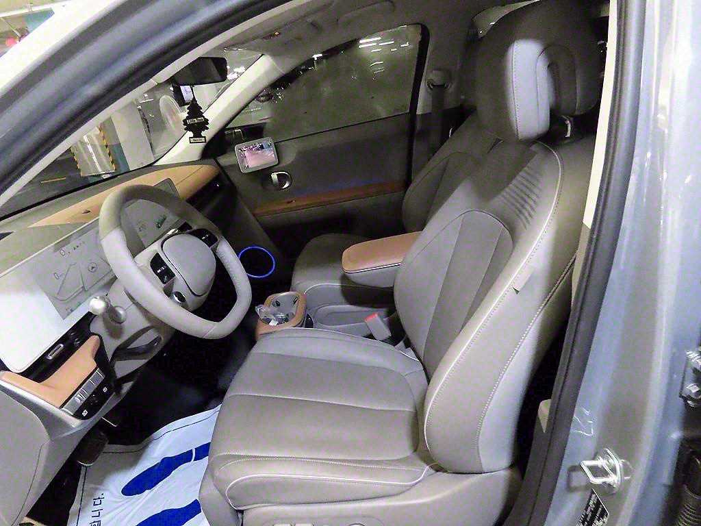 HYUNDAI Ioniq 5 - Vista 6