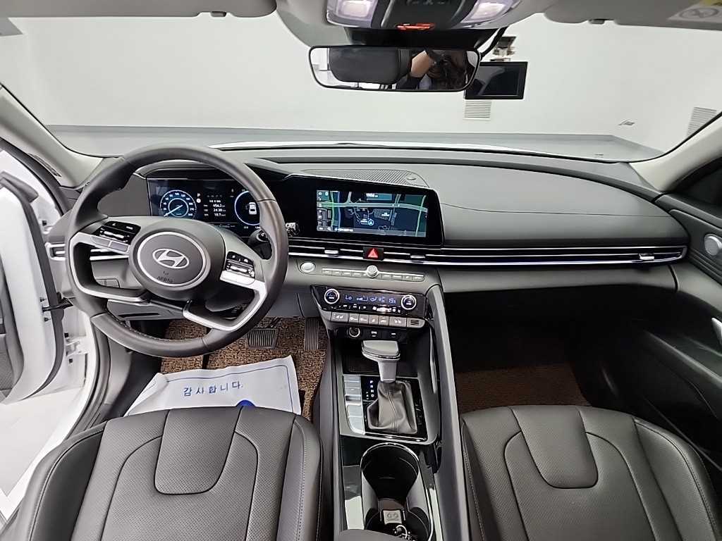 HYUNDAI Avante - Vista 7