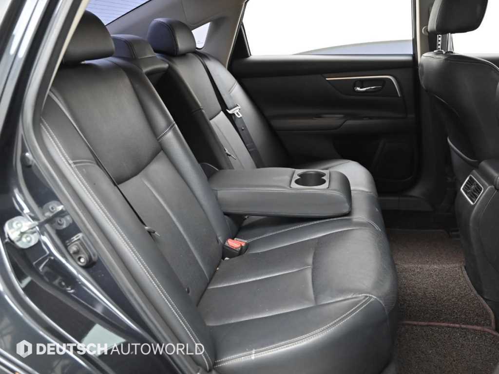 Nissan Altima - Vista 12