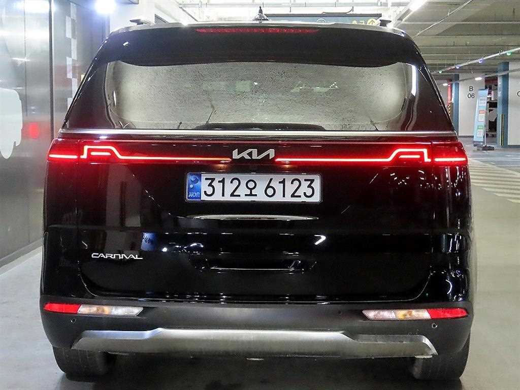 KIA Carnival - Vista 5
