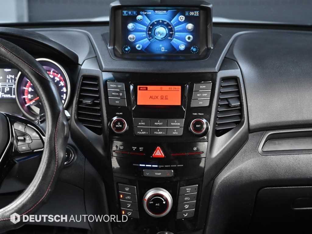 Ssangyong Tivoli 2016 Blanco - Importación desde Corea - HF Imports Iquique - Foto 14