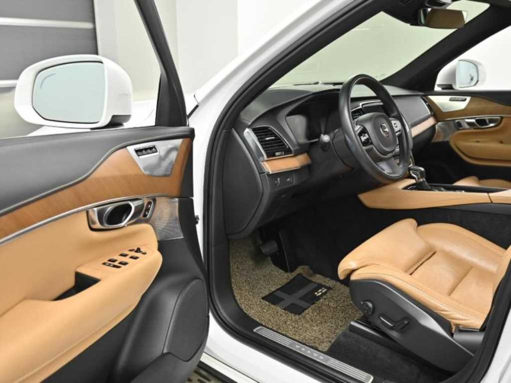 Volvo XC90 - Vista 11