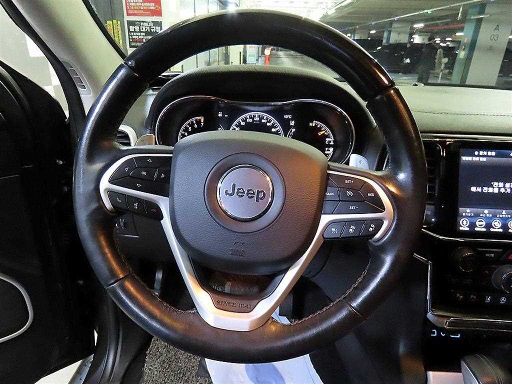 Jeep Cherokee - Vista 8