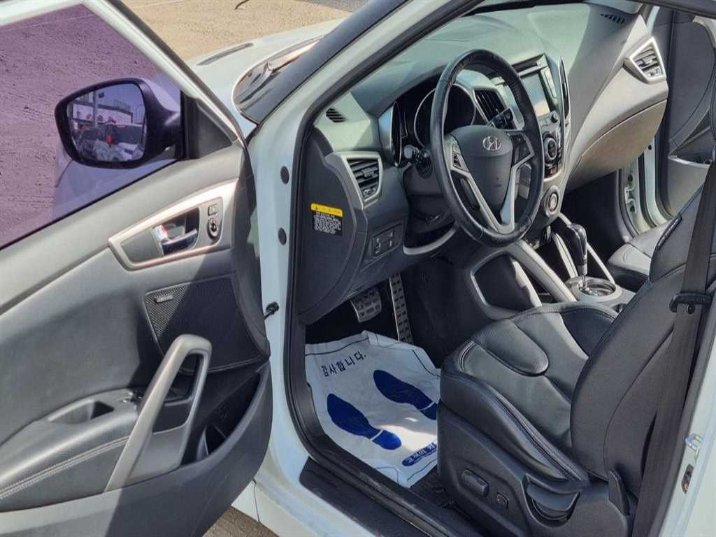 HYUNDAI Veloster - Vista 7