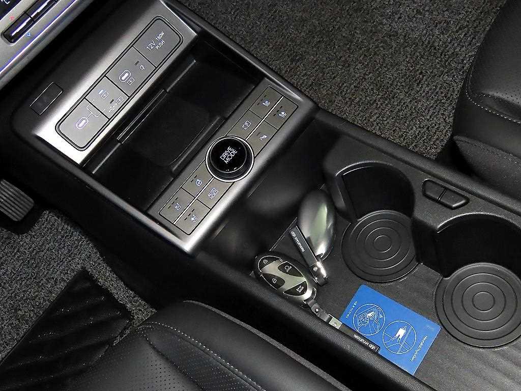 HYUNDAI Kona - Vista 2