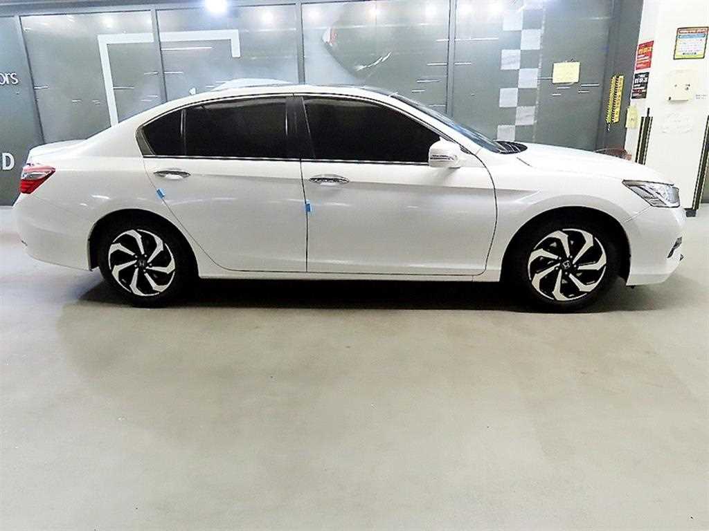 Honda Accord - Vista 3