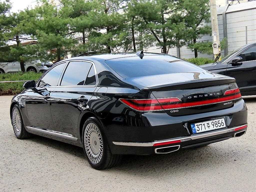 Genesis G90 - Vista 3