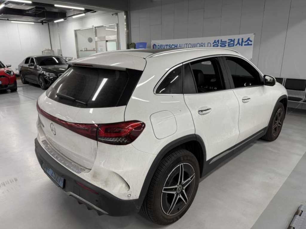 Mercedes Benz EQA - Vista 4