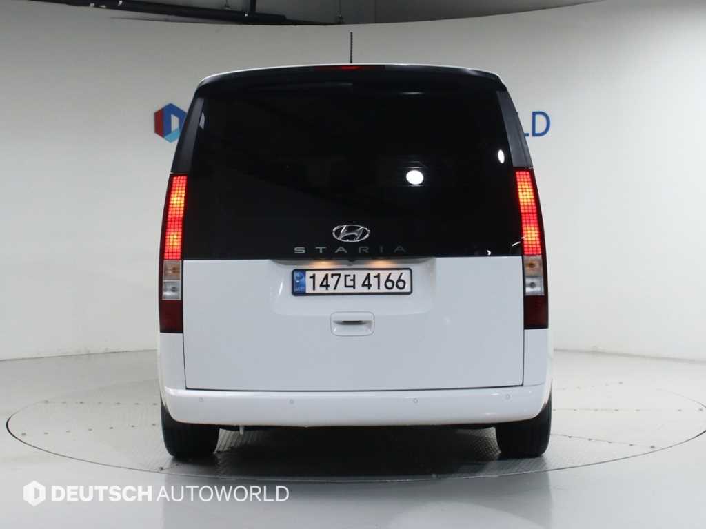 HYUNDAI Staria - Vista 4