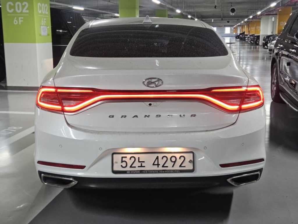 HYUNDAI Grandeur - Vista 3