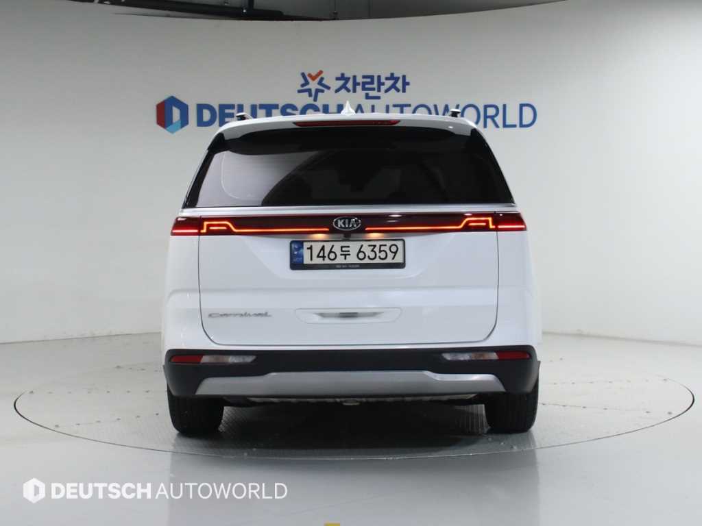 KIA Carnival - Vista 4