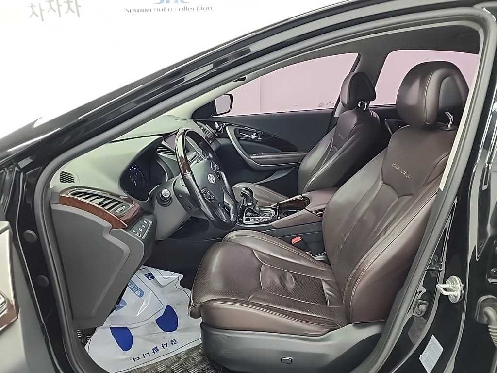 HYUNDAI Grandeur - Vista 11