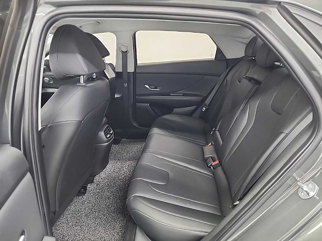 HYUNDAI Avante - Vista 12
