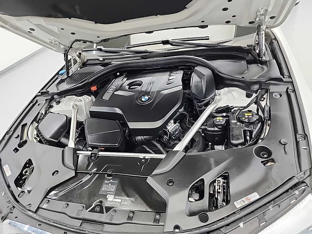 BMW 5 Series - Vista 5