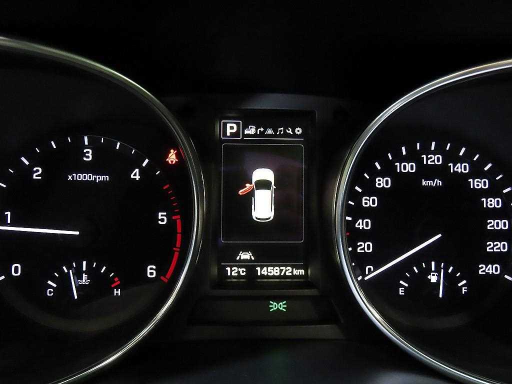 HYUNDAI Maxcruz - Vista 10