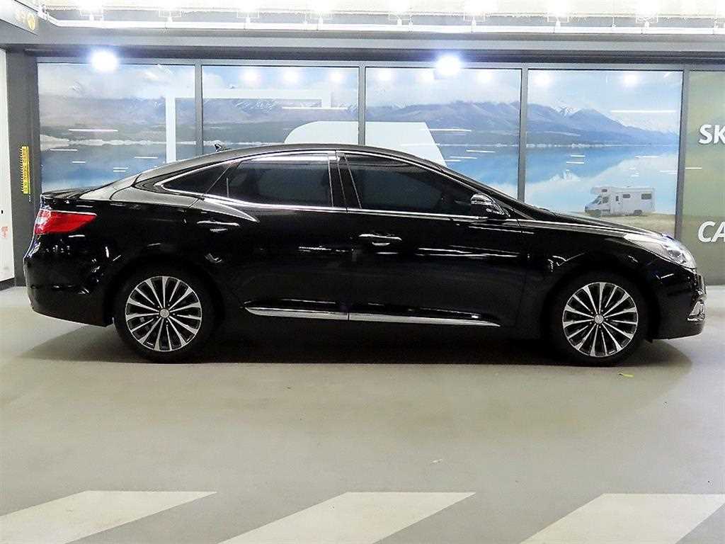 HYUNDAI Grandeur - Vista 3