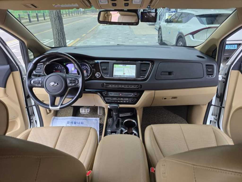 KIA Carnival - Vista 7