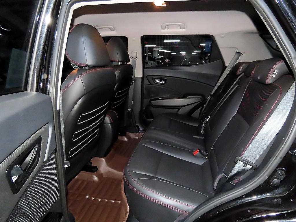 Ssangyong Tivoli - Vista 7