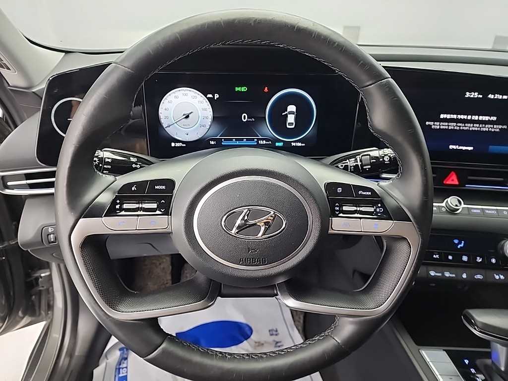HYUNDAI Avante - Vista 9