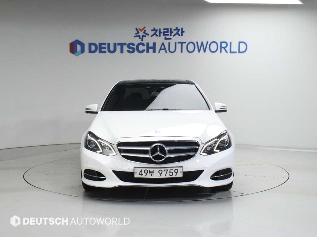 Mercedes Benz E class - Vista 3