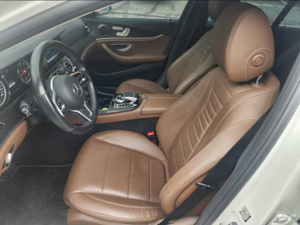 Mercedes Benz E class - Vista 8