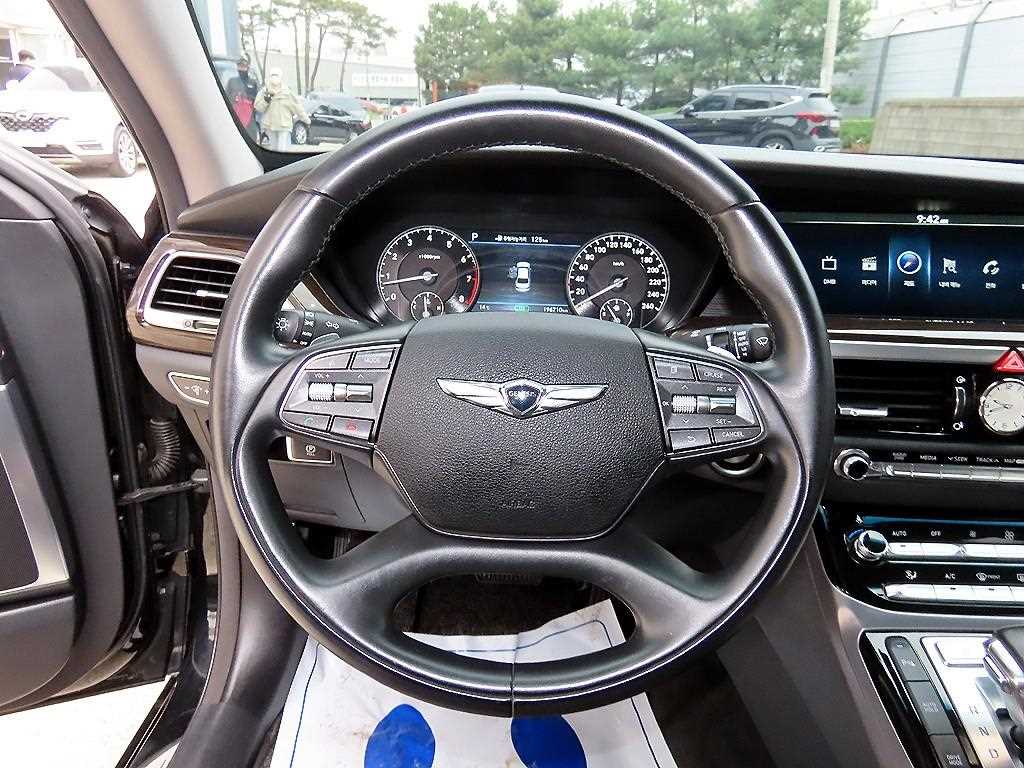 Genesis EQ900 - Vista 8