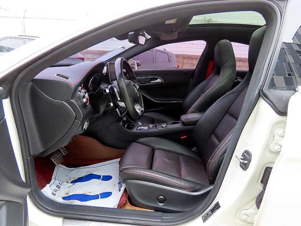 Mercedes Benz CLA Class - Vista 5