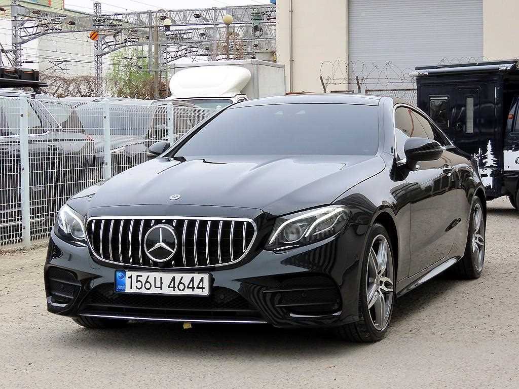 Mercedes Benz E class - Vista 3