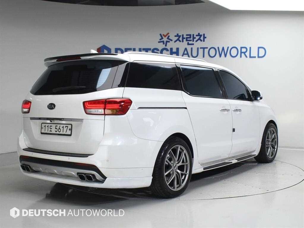 KIA Carnival - Vista 2