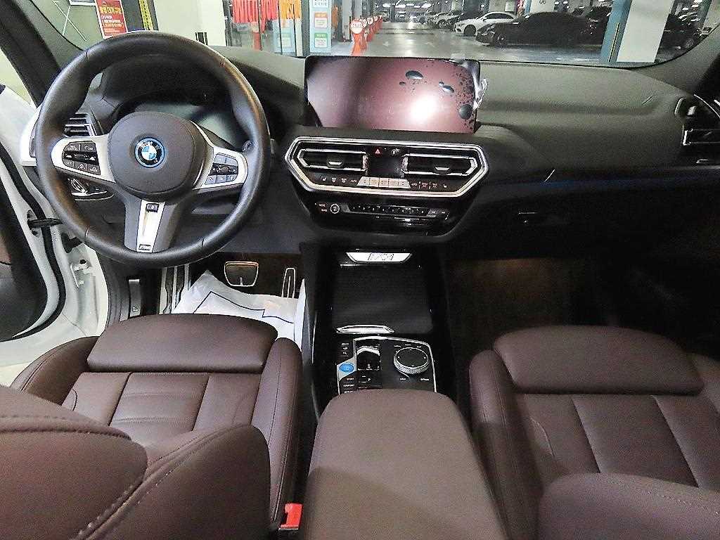 BMW iX3 - Vista 10