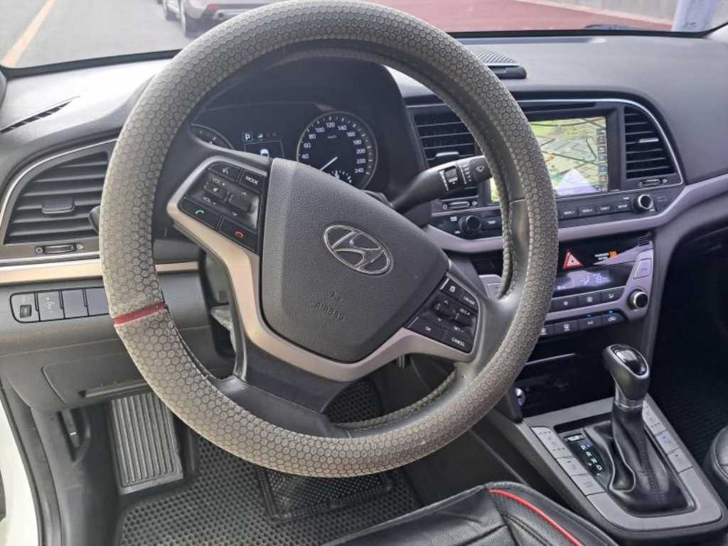 HYUNDAI Avante 2016 Blanco - Importación desde Corea - HF Imports Iquique - Foto 13