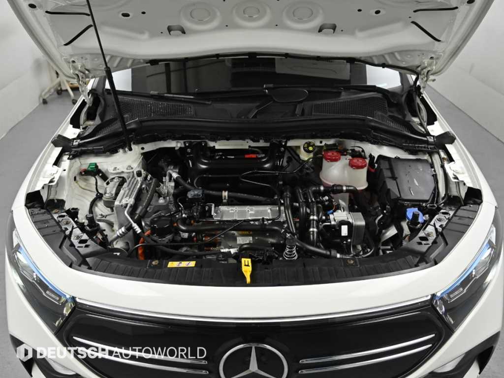 Mercedes Benz EQA - Vista 6