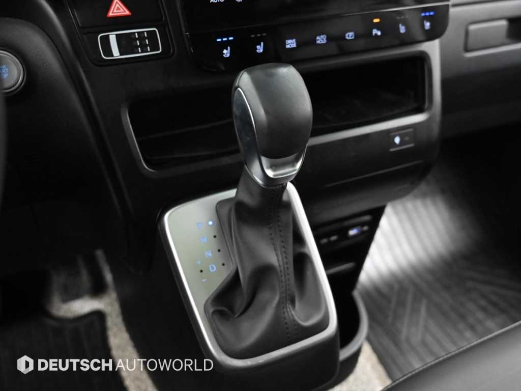 HYUNDAI Staria - Vista 9