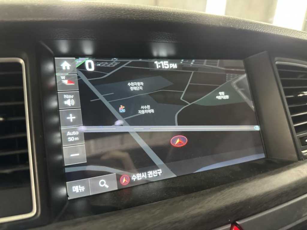 HYUNDAI Genesis - Vista 6