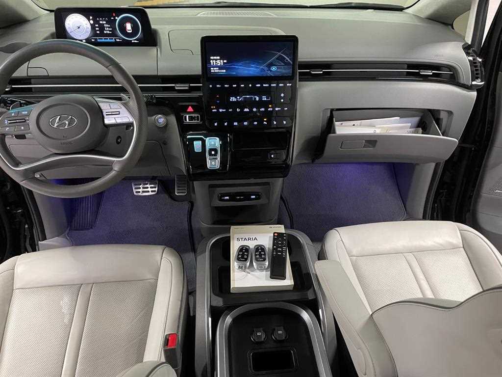 HYUNDAI Staria - Vista 5