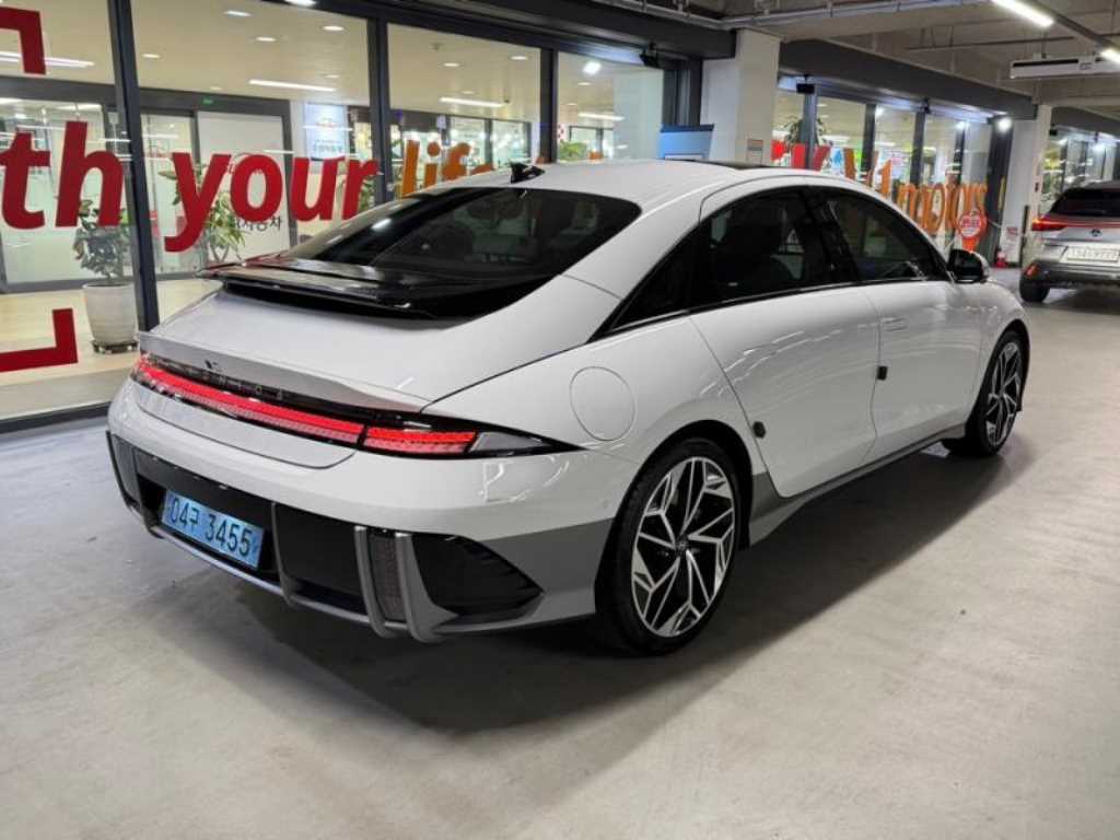 HYUNDAI Ioniq 6 - Vista 4