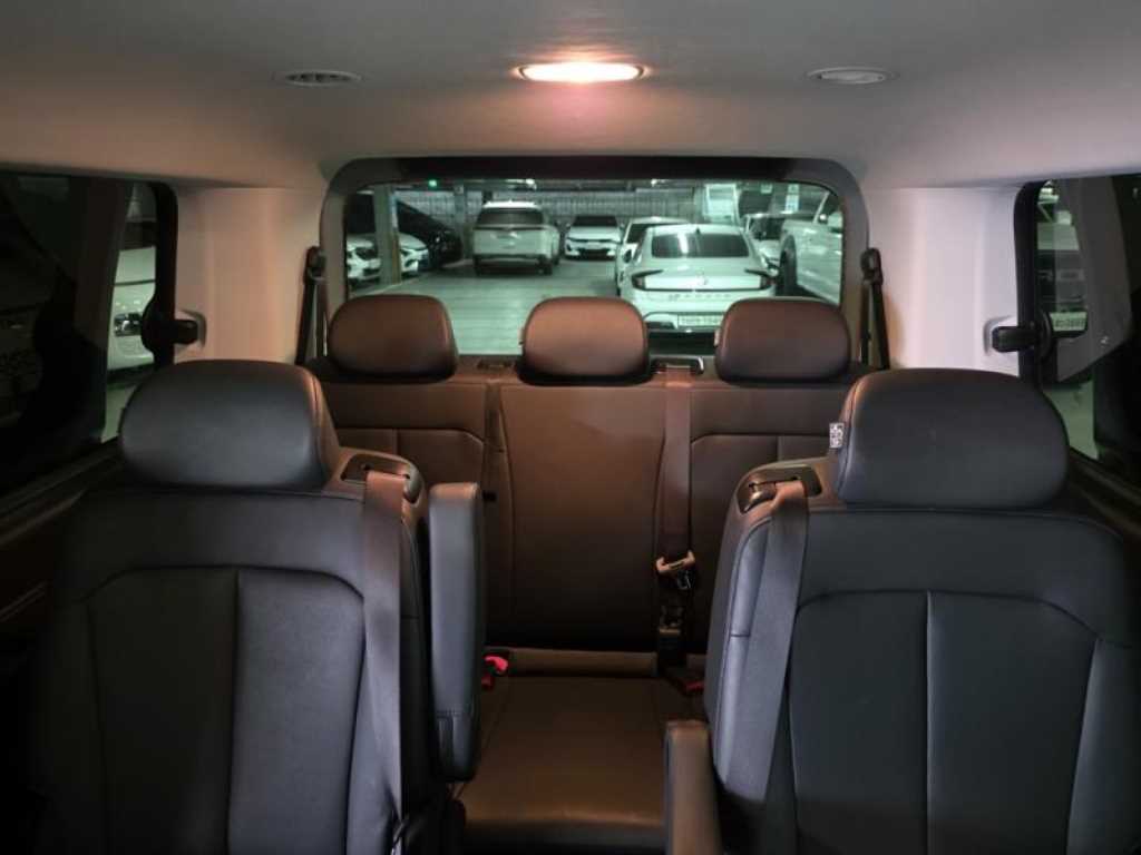 HYUNDAI Staria - Vista 9