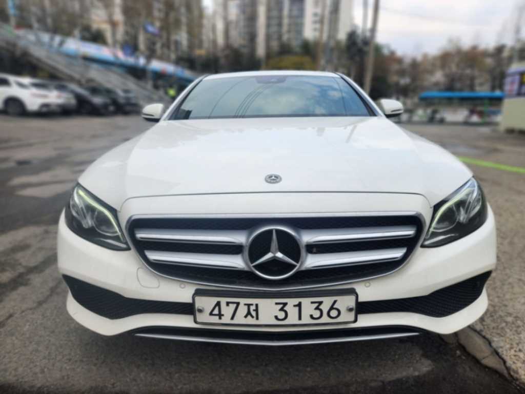 Mercedes Benz E class 2019 Blanco - Importación desde Corea - HF Imports Iquique - Foto 1