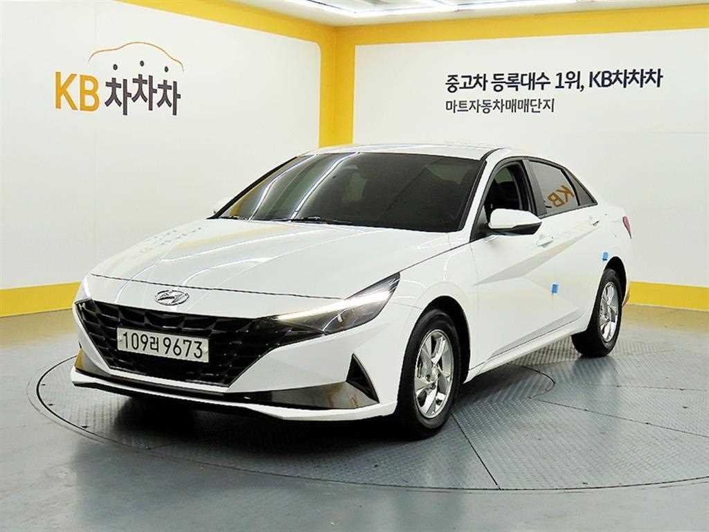 HYUNDAI Avante - Vista 2