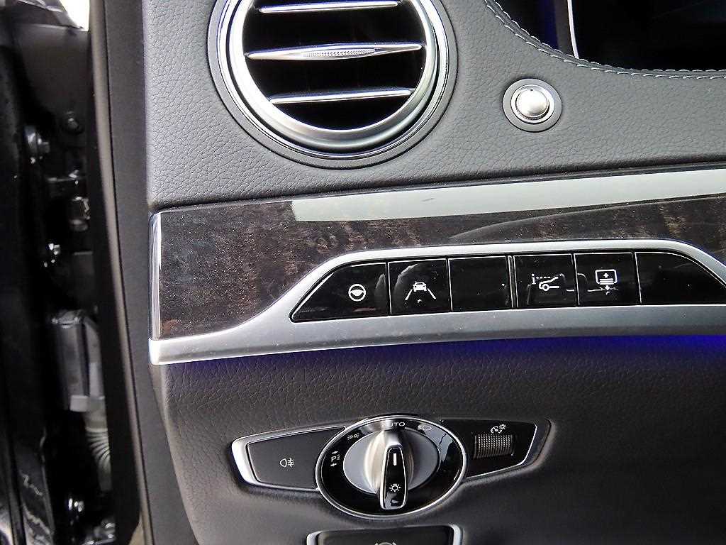 Mercedes Benz S Class - Vista 12