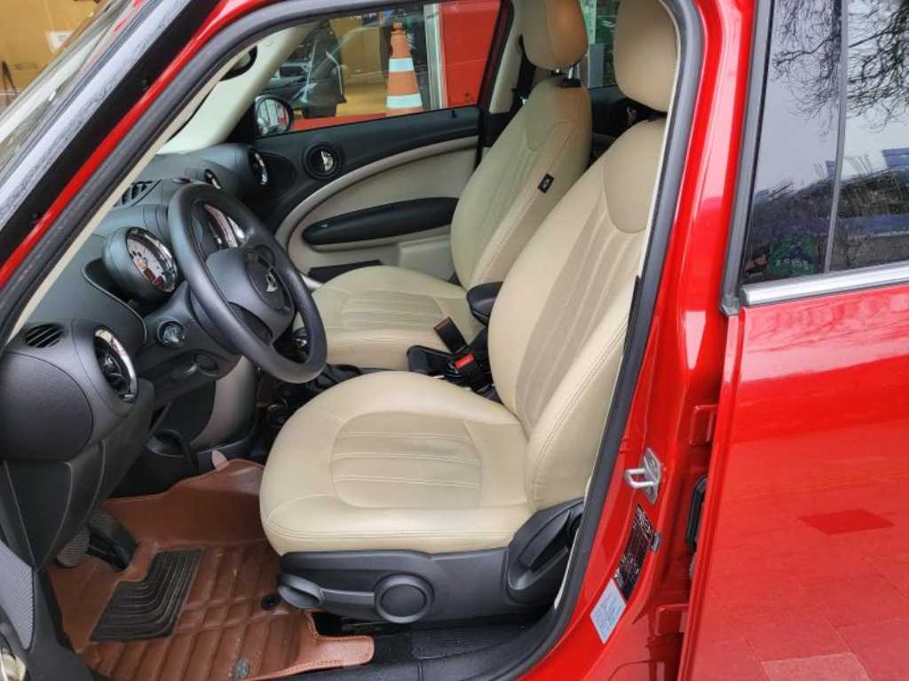 Mini Countryman - Vista 3