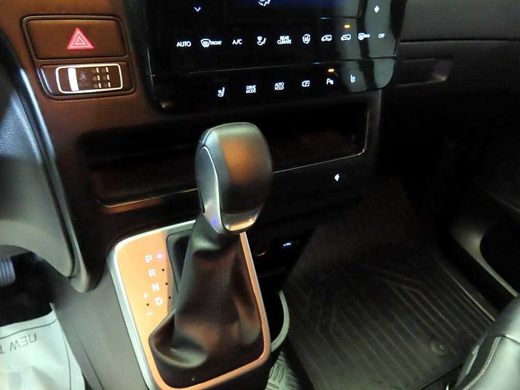 HYUNDAI Staria - Vista 12