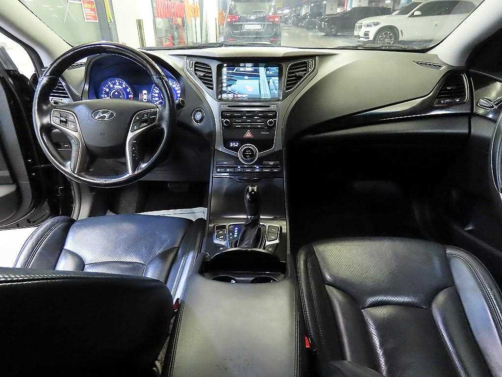 HYUNDAI Grandeur - Vista 10